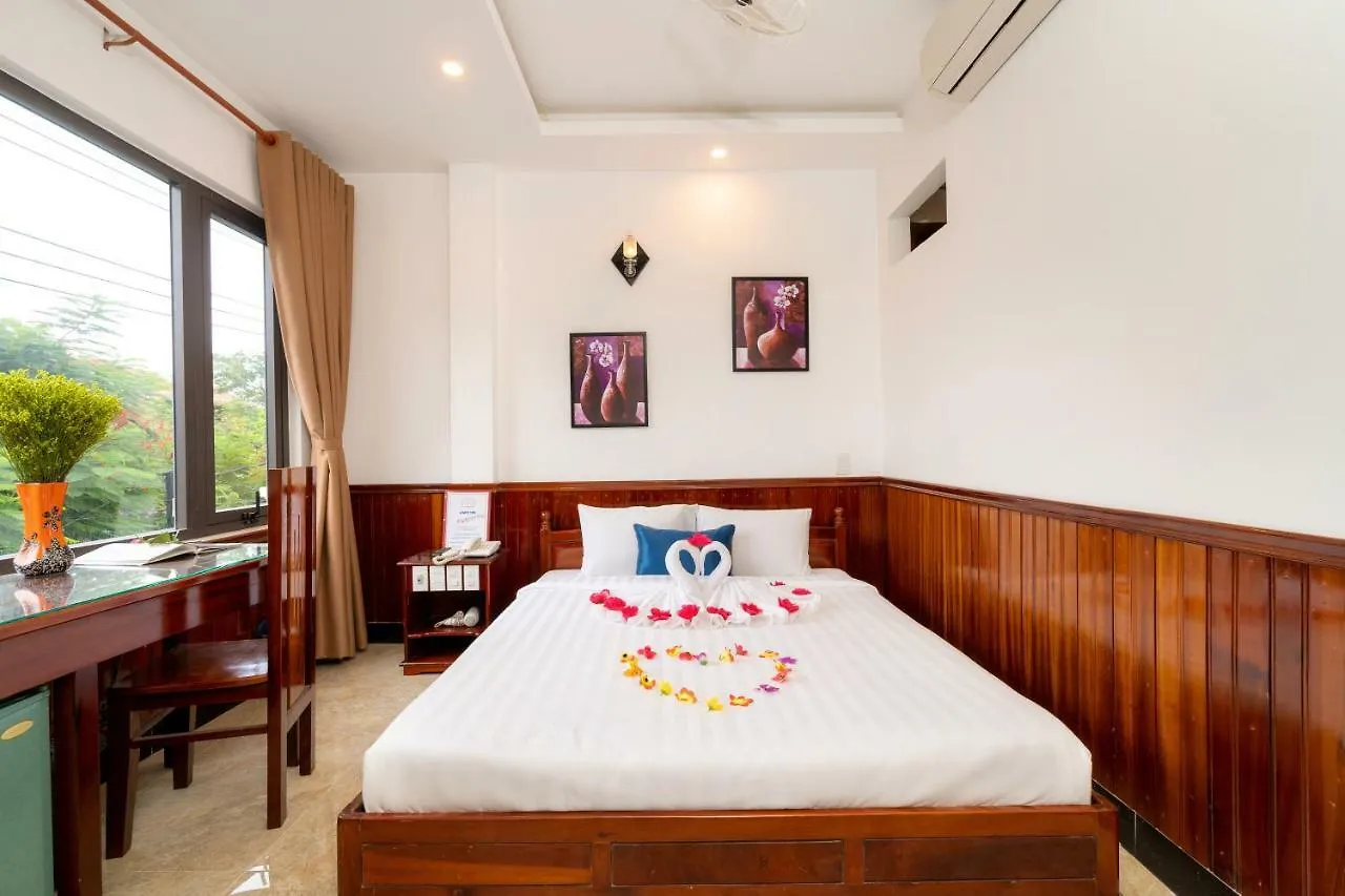 Family Hotel هوي ان 0*,
